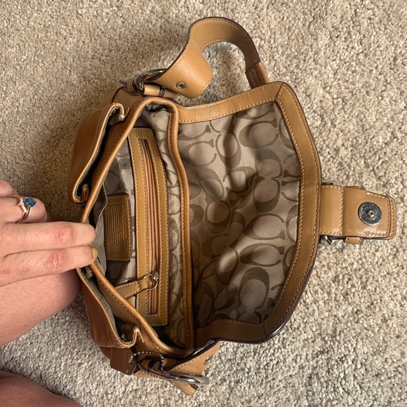 Coach Handbag in Tan - Picture 3 of 4